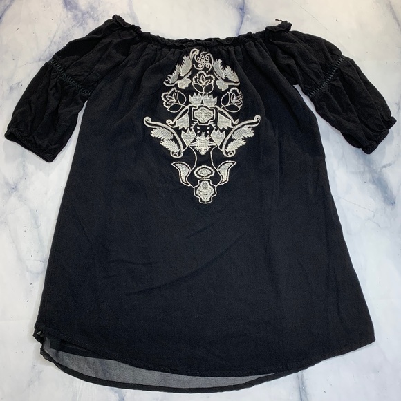 Lulu's Black White Embroidered Off Shoulder Blouse - Picture 3 of 8